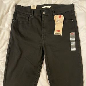 Levi's Women's 724 High Rise Straight Jeans - 32 Regular, Soft Black